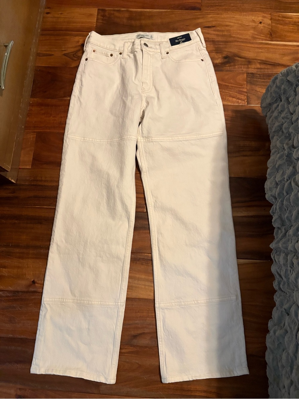 NWT Abercrombie Curve Love Low Rise Baggy Jeans Cream 27 Regular (720)